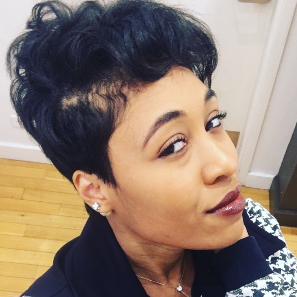 Meet your Posher, Aziza